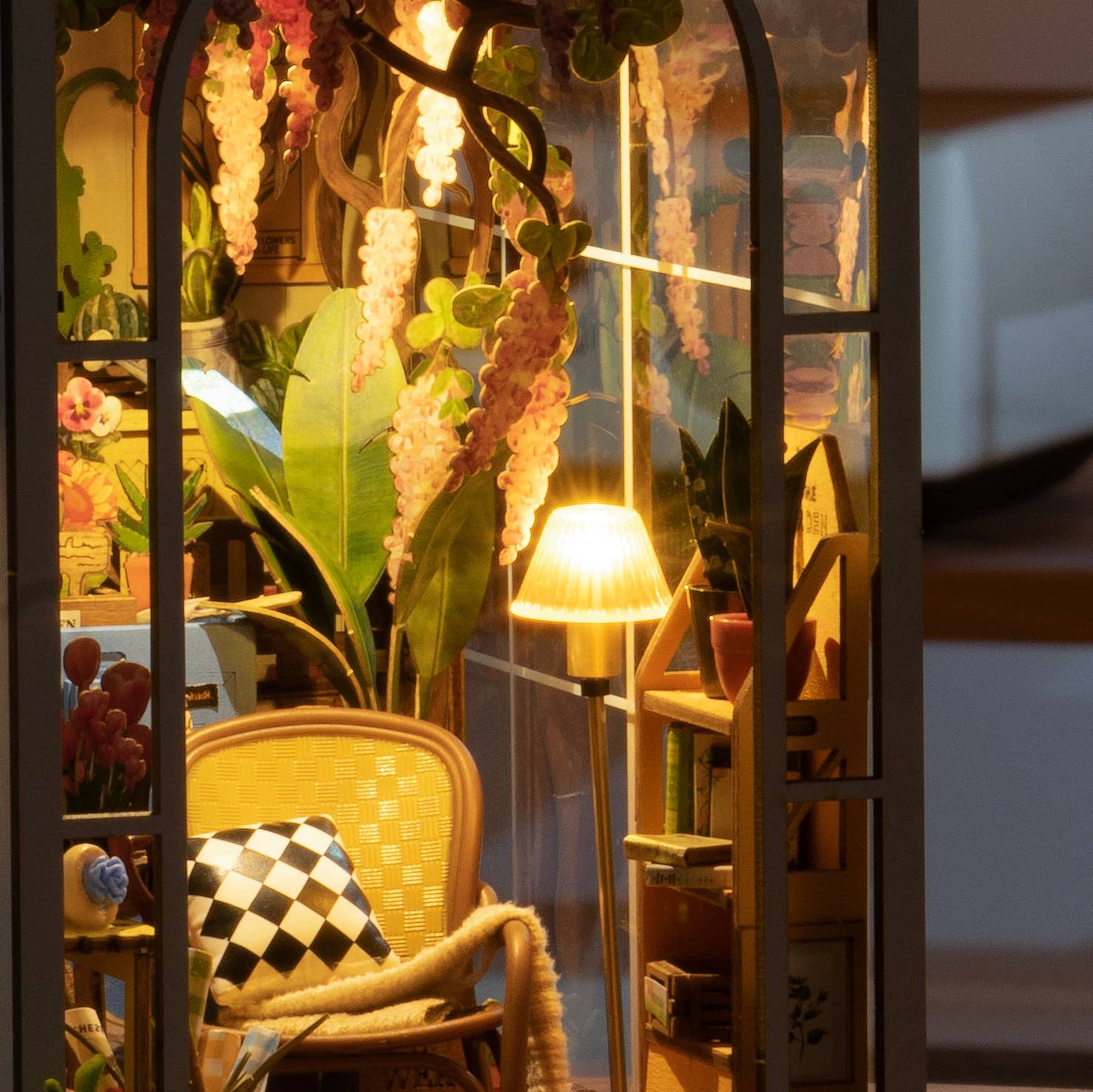 Book Nook Kit: Garden House