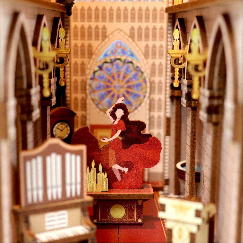 Book Nook Kit - Notre Dame De Paris