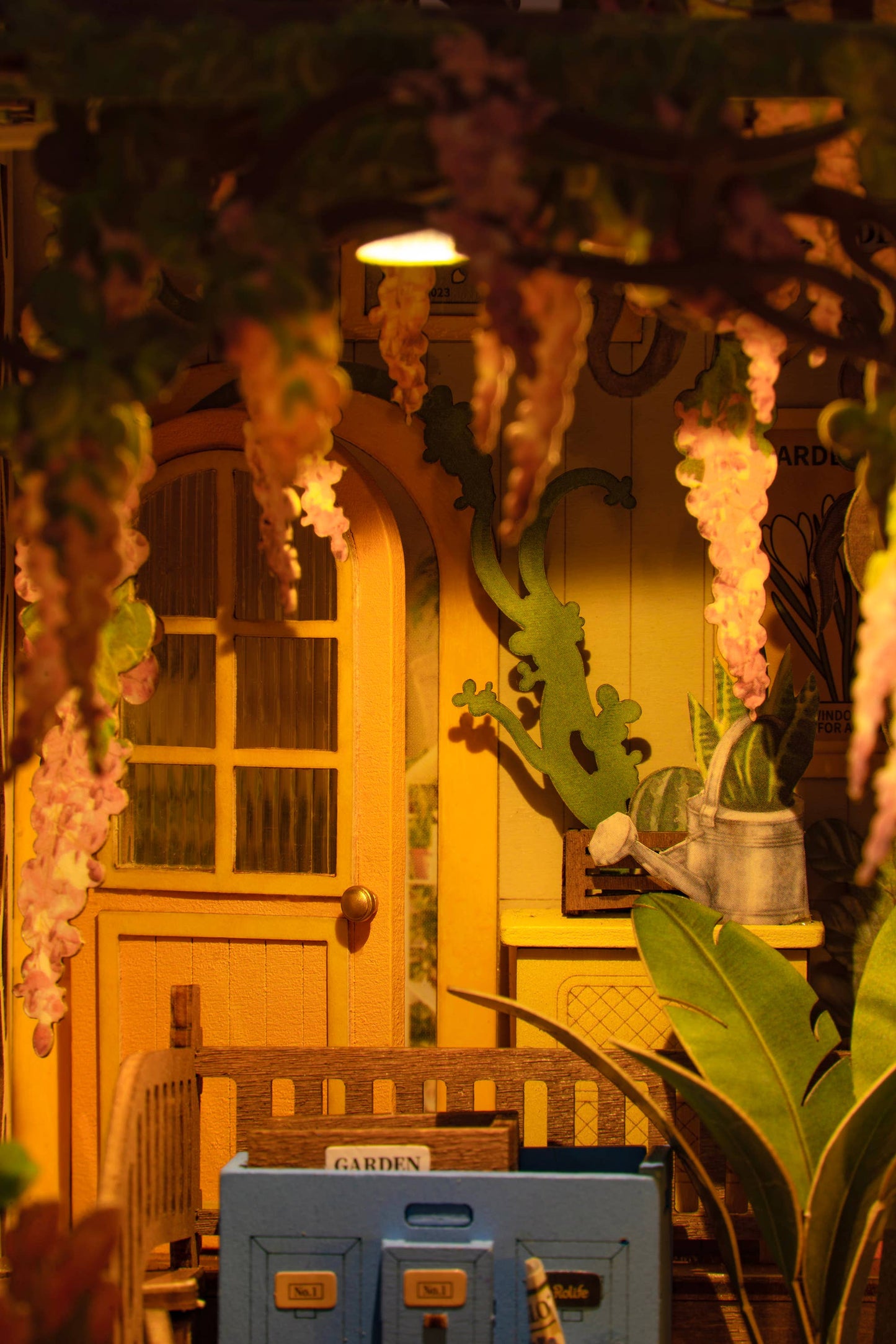 Book Nook Kit: Garden House