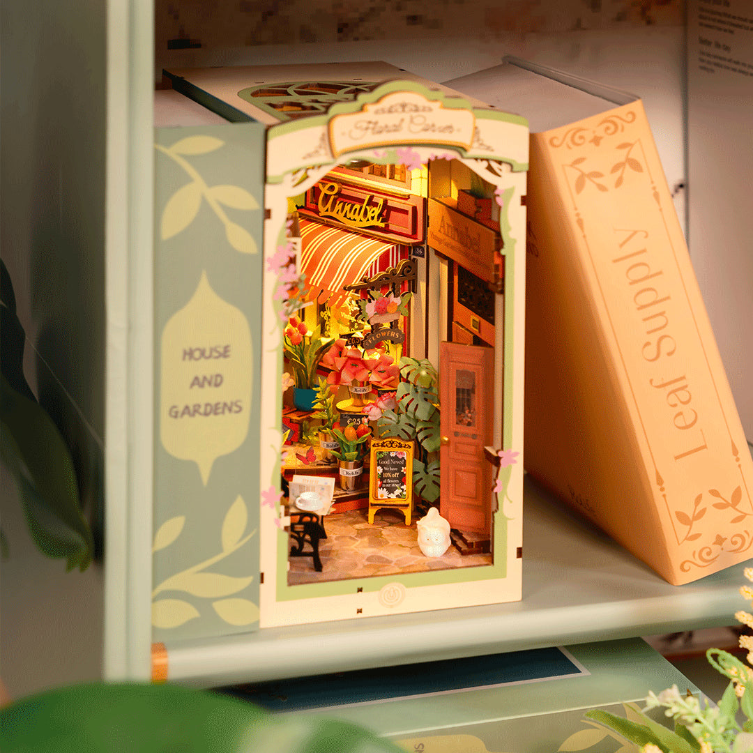 Book Nook Kit: Floral corner