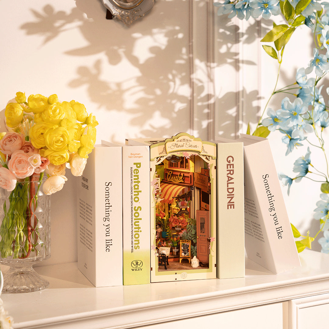 Book Nook Kit: Floral corner