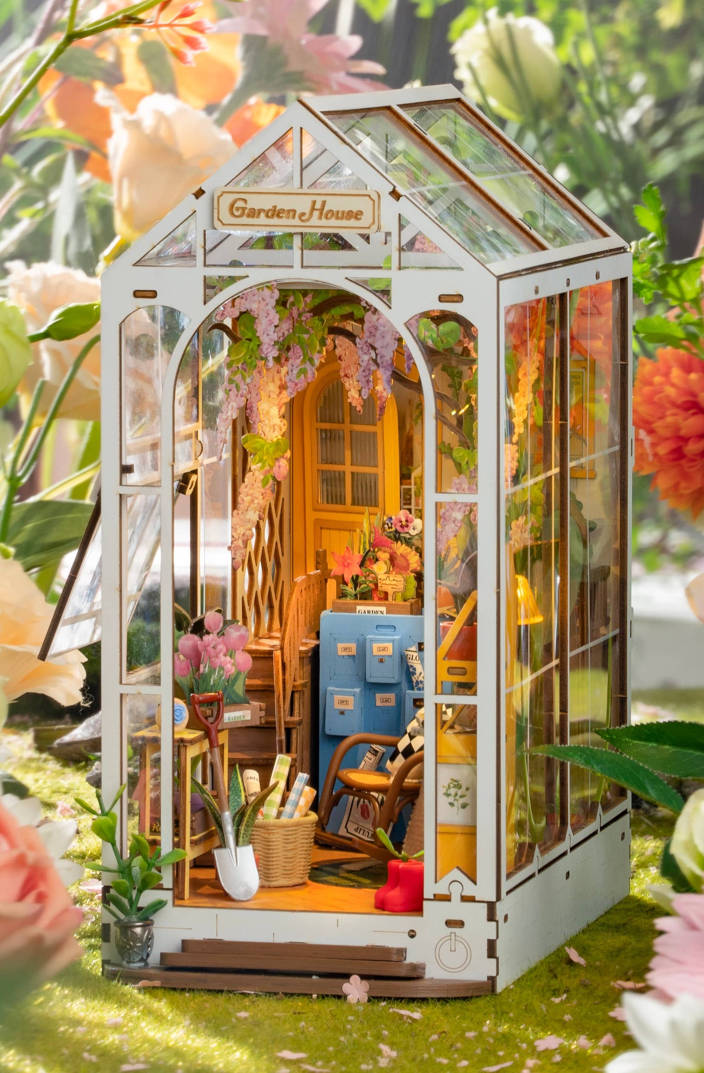 Book Nook Kit: Garden House