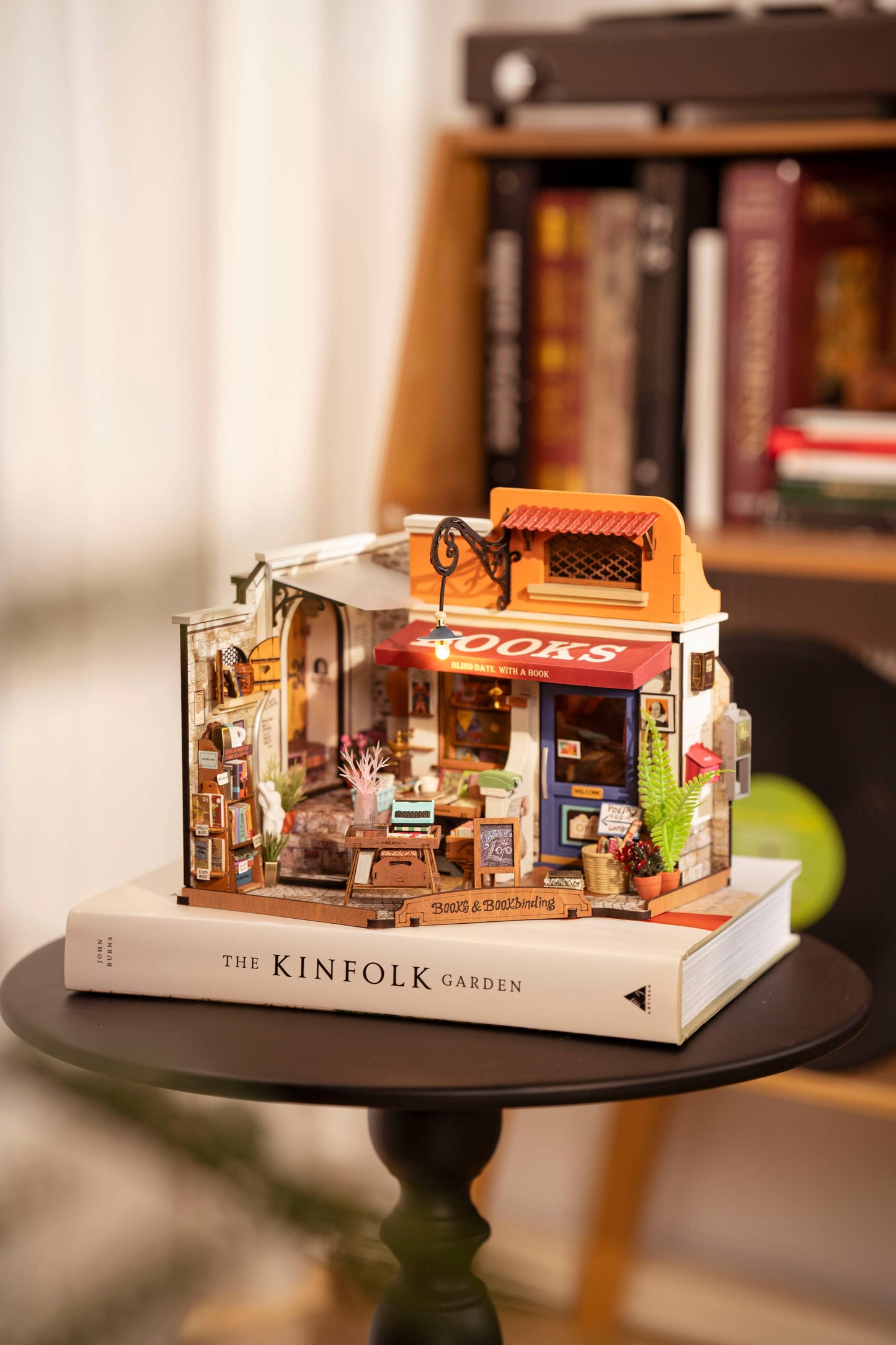 Miniature House Kit: Corner Bookstore