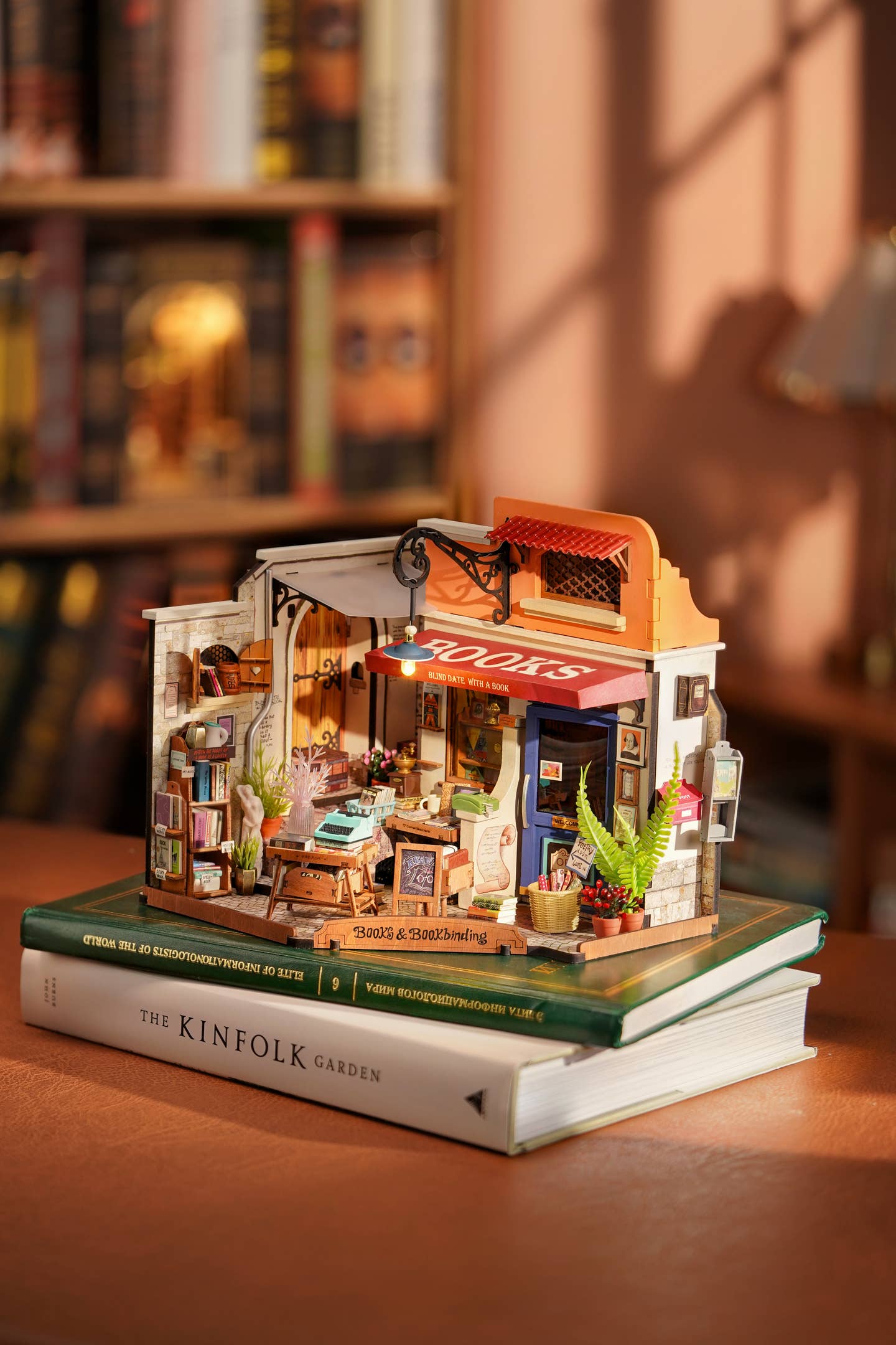 Miniature House Kit: Corner Bookstore