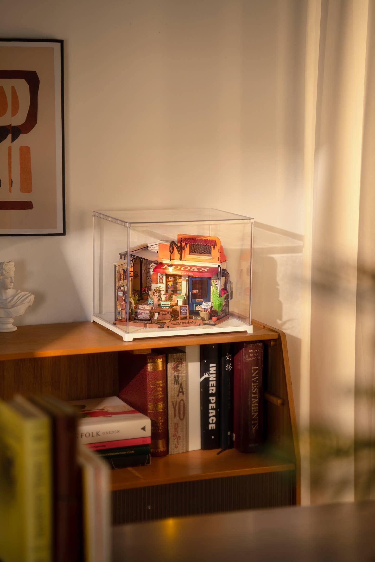 Miniature House Kit: Corner Bookstore