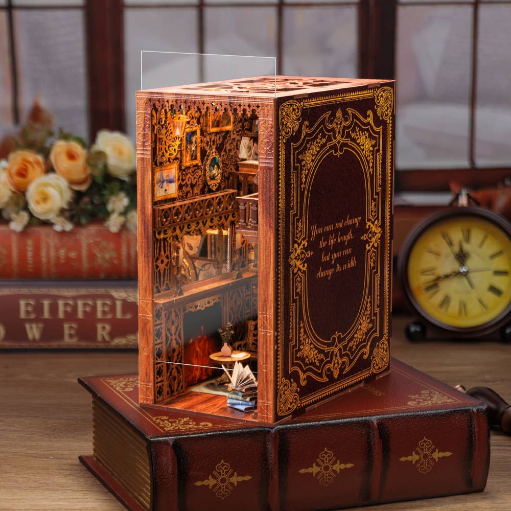 Book Nook Kit: Eternal Bookstore