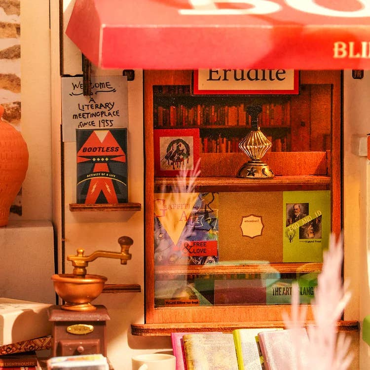 Miniature House Kit: Corner Bookstore